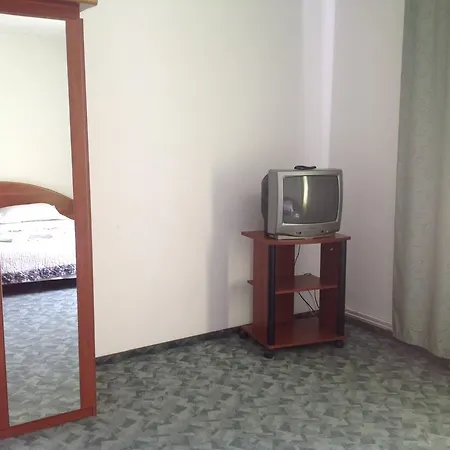 White House Homestay